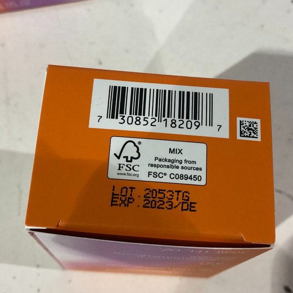 3 PACK Shiseido Urban Oil Free Sunscreen with SPF 42 - 1oz New - Picture 2 of 2